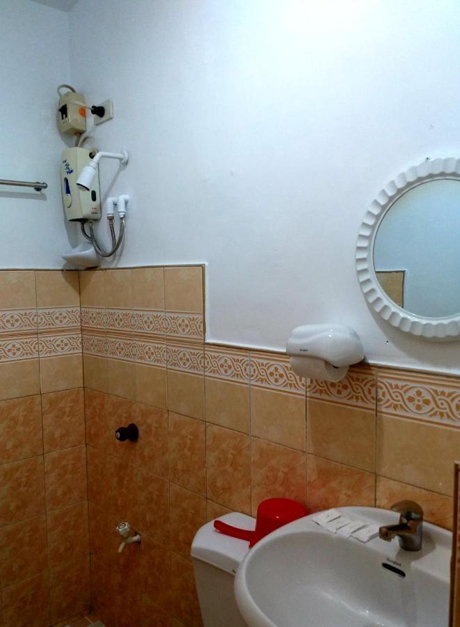 Sola Eleganza Apartelle Quezon City Exterior foto